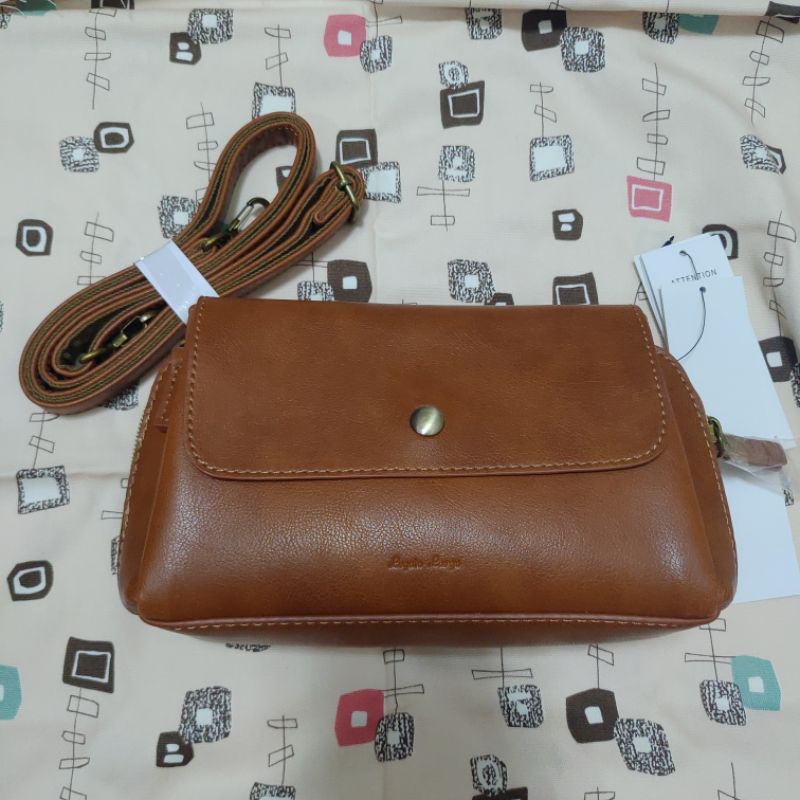 新年免運優惠價 日本legato Largo多夾層隨身財布兩用小包 焦糖棕 蝦皮購物