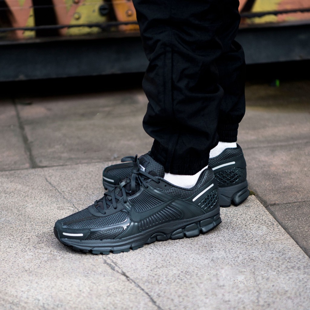 nike vomero 5 lime green