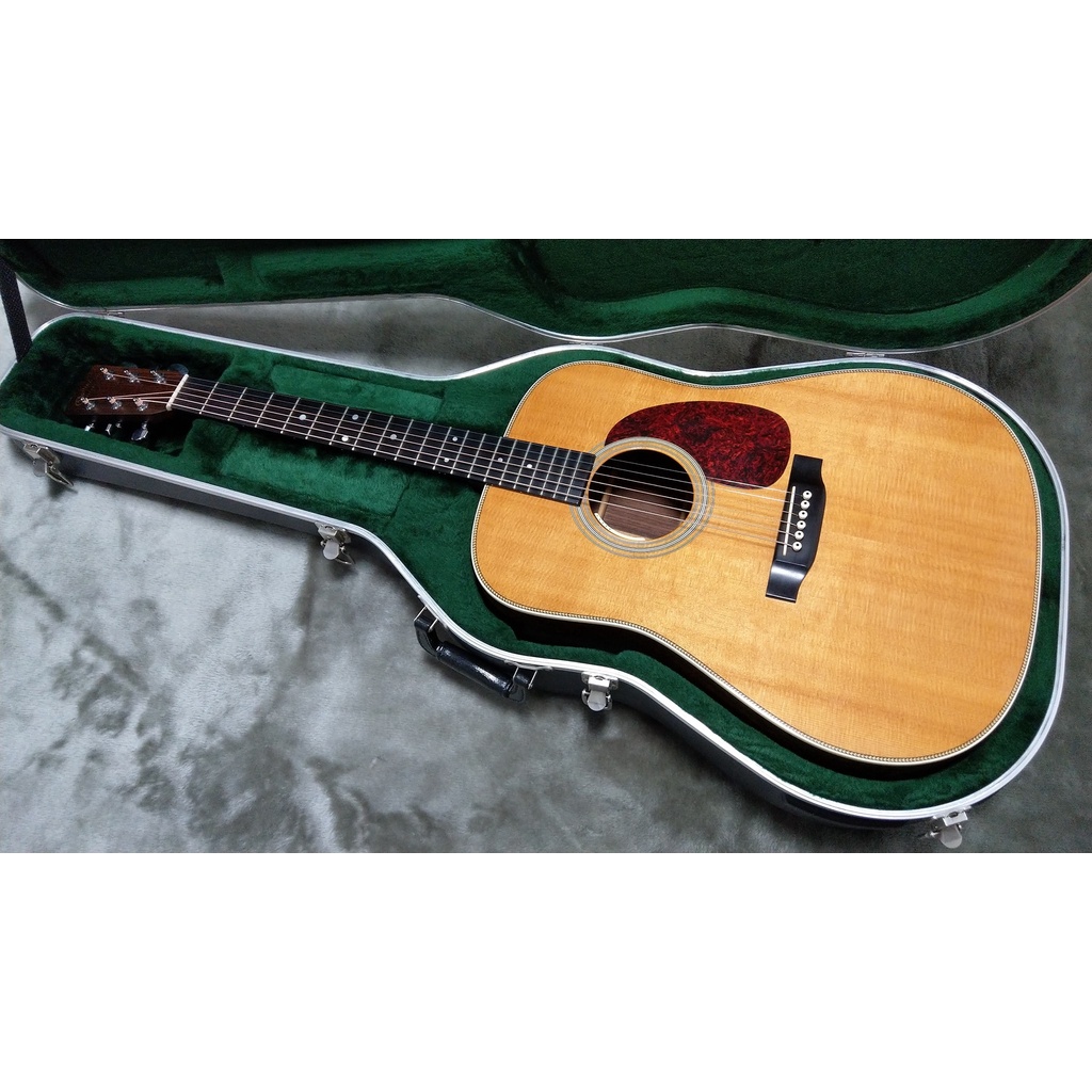 Martin HD-28 with L.R baggs Anthem