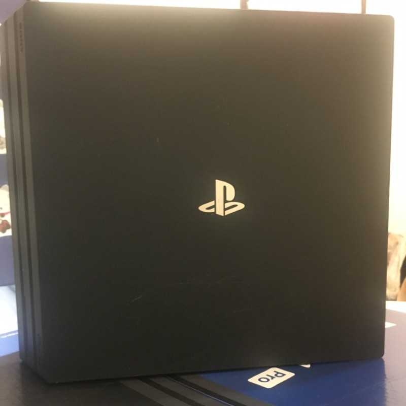 PS4 Pro 1TB主機 7017型 附直立座 多款數位遊戲 二手