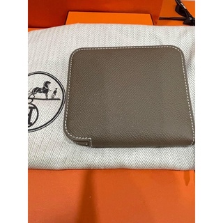 臺灣購入全新正品愛馬仕絲巾短夾大象灰駿馬絲巾Hermès皮夾 愛馬仕短夾附臺灣購證正本