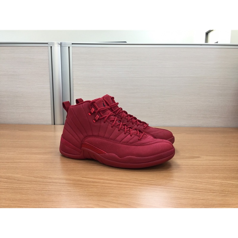 red air jordan 12
