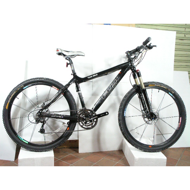 【二手】 - 富士廠車TEAM ISSUE（MTB）C7碳纖維登山車 GIANT捷安特/MERIDA美利達