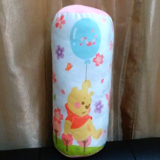 迪士尼櫻花系列維尼圓筒形抱枕 維尼櫻花抱枕 靠枕 絨毛細緻造型模樣超可愛