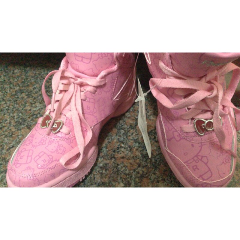 ㊣ Reebok X Hello Kitty鞋 2012年Reebok Hello Kitty鞋子--粉色款