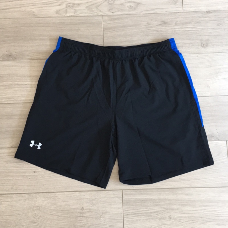 《TNT》UNDER ARMOUR 男 7吋 內襯 透氣 速乾 訓練/健身/路跑 運動短褲 黑藍 1289313003