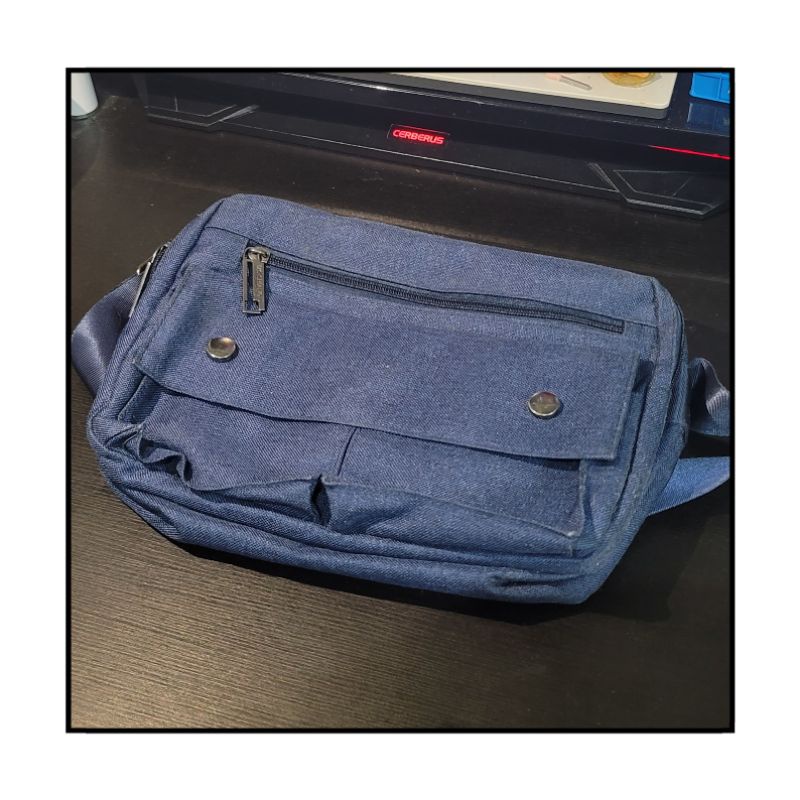 MS.SHIANG-靛藍色 牛津布 多夾層 拉鍊 斜背包 包包 側背包