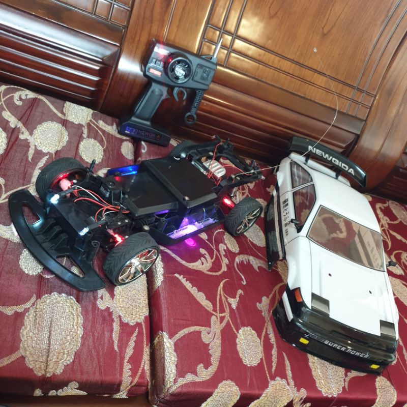 勿直接下單請先詢問 需先匯款再出貨 甩尾遙控車1 10 附充電器電池甩尾車ae86 頭文字d 藤原拓海 蝦皮購物