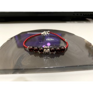 [ Half Face ] 天然石 水晶 礦石 手工創作飾品 紅石榴 x 925純銀貓頭鷹 蠟線編織手環