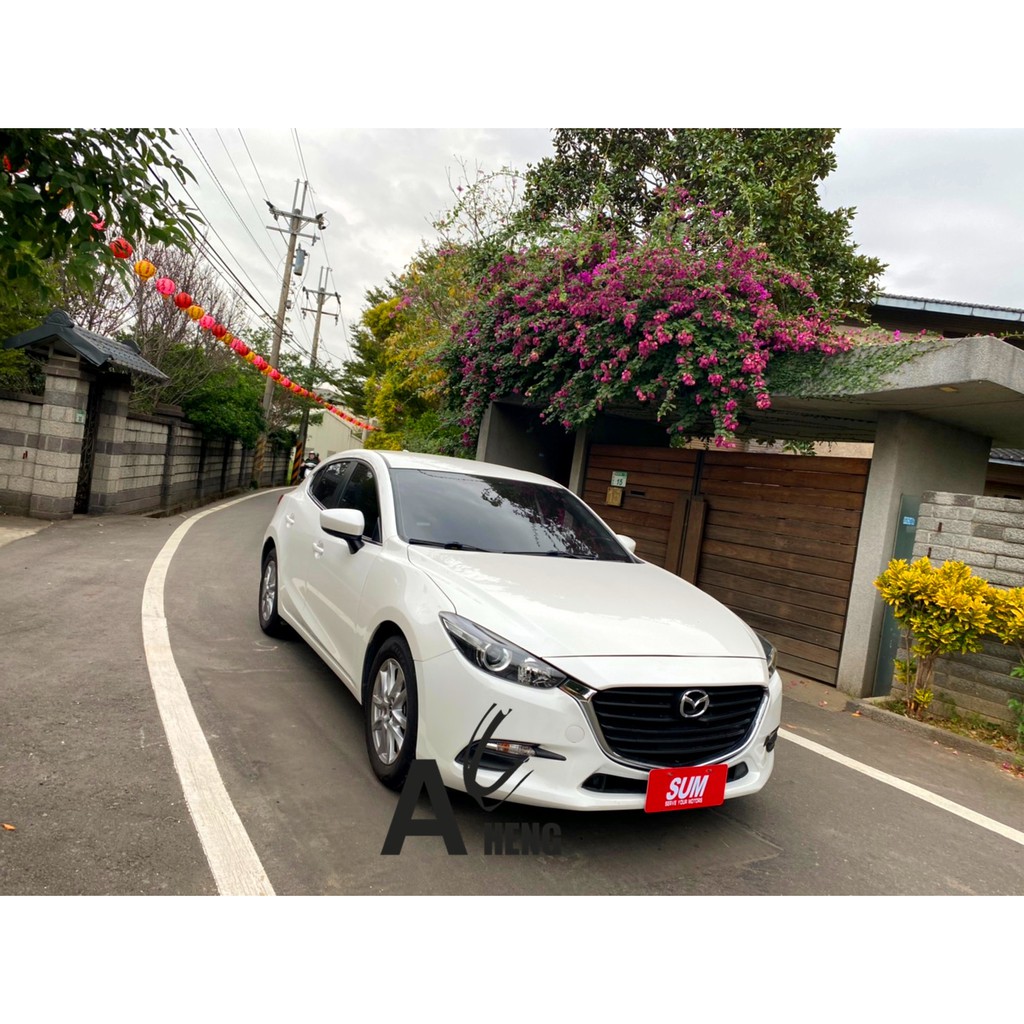 【FB搜尋桃園阿承】馬自達 超人氣MAZDA3跑3萬 2017年 2.0CC 白色 二手車 中古車