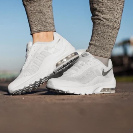 wmns nike air max invigor