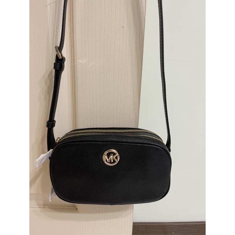 出清價！Michael Kors 圓標MK Logo雙層相機包 斜背包（經典黑）