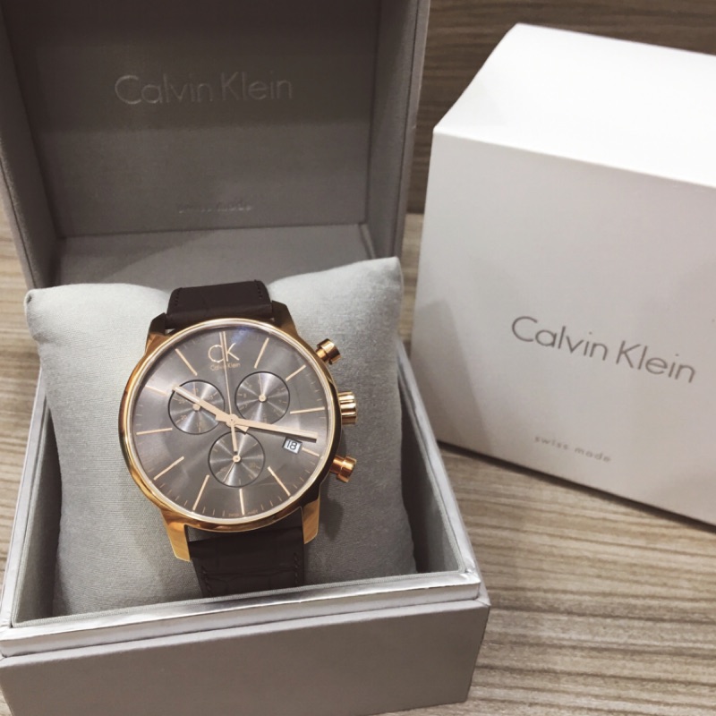 Calvin Klein CK玫瑰金三眼皮革手錶 男錶 43mm
