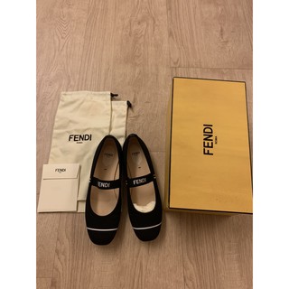 義大利品牌FENDI黑色38號全皮質超高質感娃娃鞋鞋和配件都在去年歐洲帶回非常好穿有質感