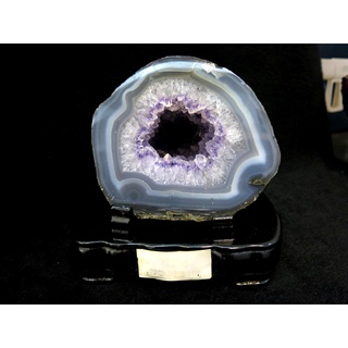 [[晶晶洞洞]]原皮瑪瑙紫水晶洞.重2.3公斤.