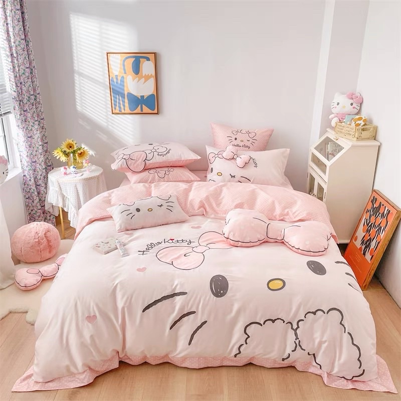 新款唷~超可愛💙三麗鷗 Hello Kitty 凱蒂貓 四季款 純棉  60支長絨棉 精緻刺繡   床包 四件組 預購款