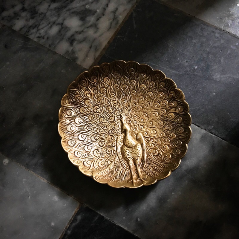 已讓藏～早期英國製孔雀開屏造型黃銅飾品碟 老件收藏擺飾