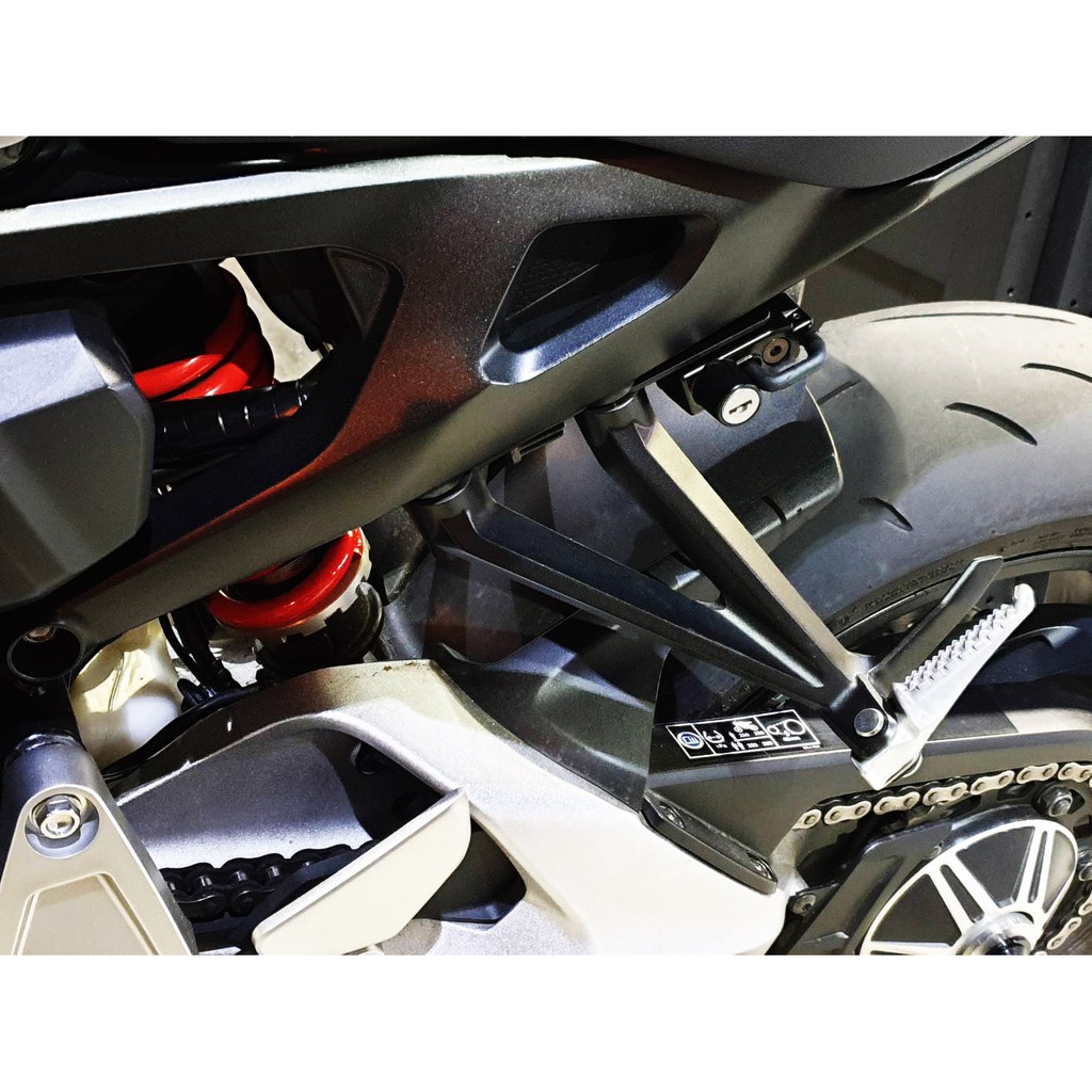 「SKUNY」HONDA CB1000R 專用型安全帽鎖