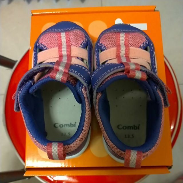 Combi粉紫幼兒機能涼鞋（二手）13.5cm$450含運加贈14.5cm粉涼鞋