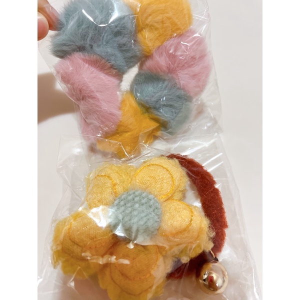 Kimi瘋-韓國毛絨材質花朵+毛絨絨毛球髮繩-黃