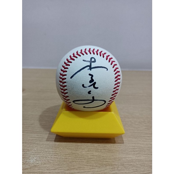 (夯！)中信兄弟 李振昌簽名球 全新中職比賽用球 附球盒(122圖)，1290元