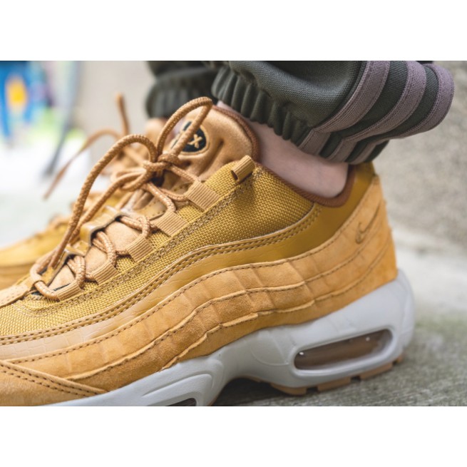 nike air max 95 se wheat