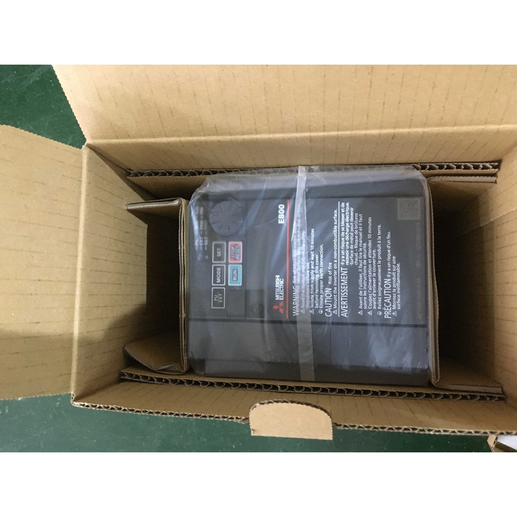 ファッション ビースト新品 MITSUBISHI 三菱電機 インバーター FR-E840-0300-4-60 15K 