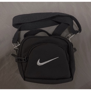 Nike黑色側背包（便宜出清）