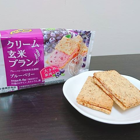 [現貨] 出清 ! 日本代購 ASAHI玄米夾心餅乾 藍莓口味 朝日代餐餅乾  玄米麥纖夾心餅乾