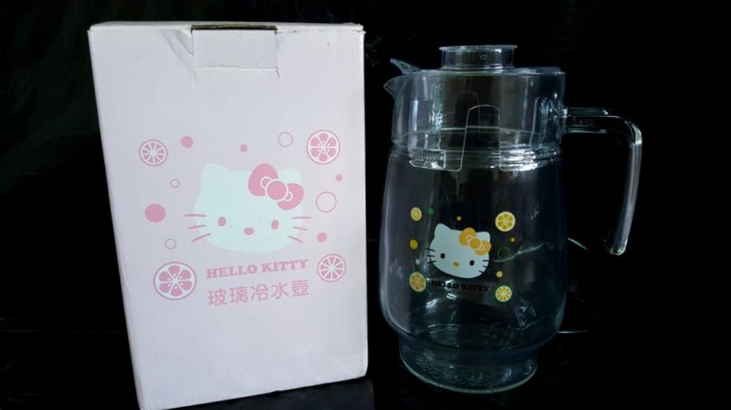 **大降價8折**女兒不玩囉！【1999年早期絕版品 】Hello Kitty 玻璃冷水壺 (1.6L)