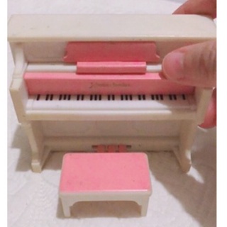 ✤鳩日堂 森林家族 絕版粉色房間系列 粉色鋼琴 多處顏色痕跡