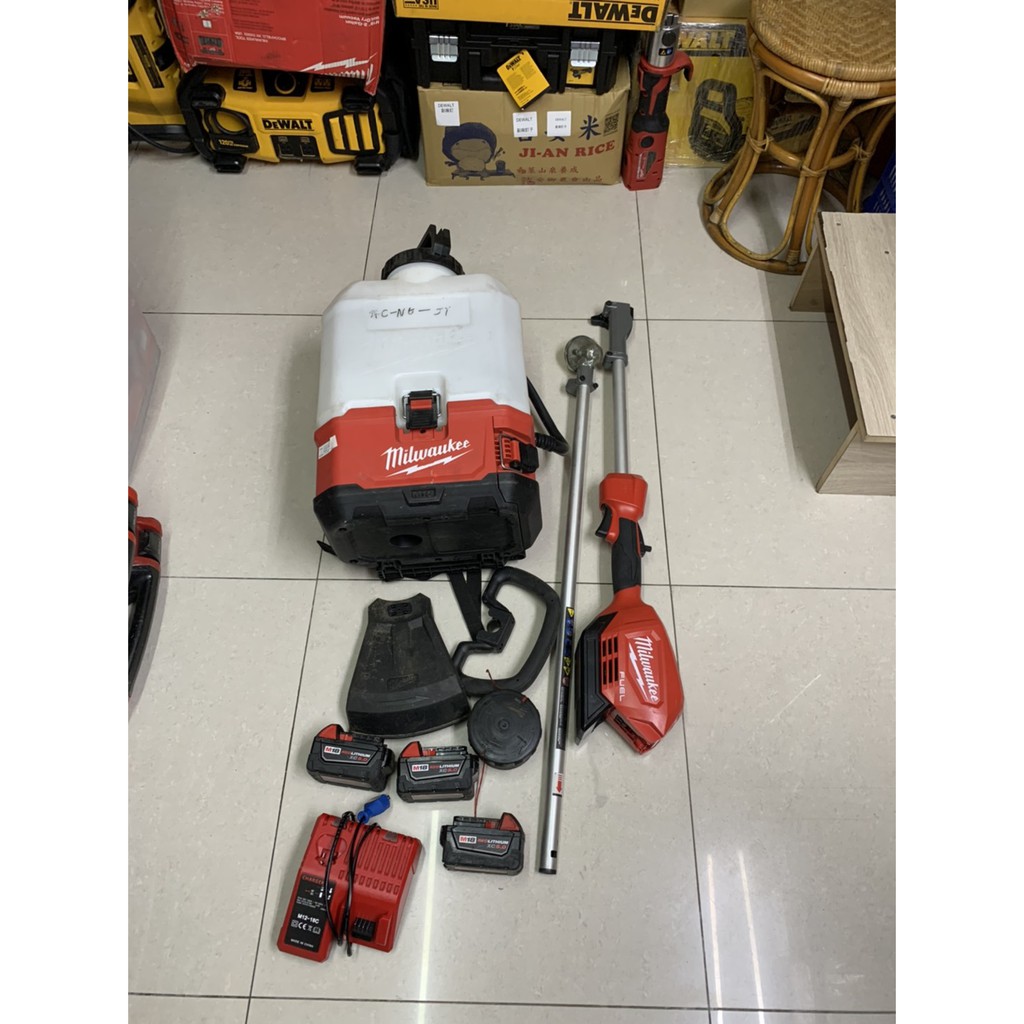 二手外匯Milwaukee 2820+2825 充電式 米沃奇 農用灑水機+打草機 18v(型號 2820+2825 )