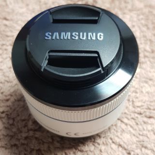 Samsung 三星；45mm F1.8 2D/3D 定焦鏡