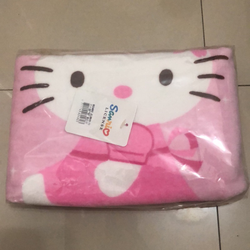 Kitty 枕頭巾限量