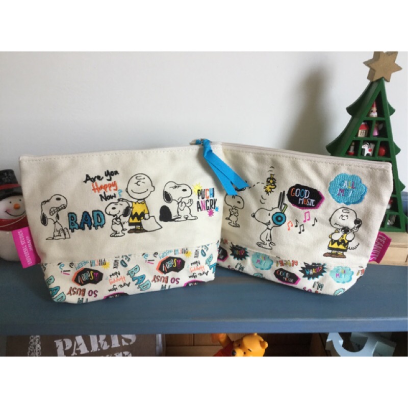 日本環球影城Snoopy Peanuts 史努比字母刺繡化妝包 收納包