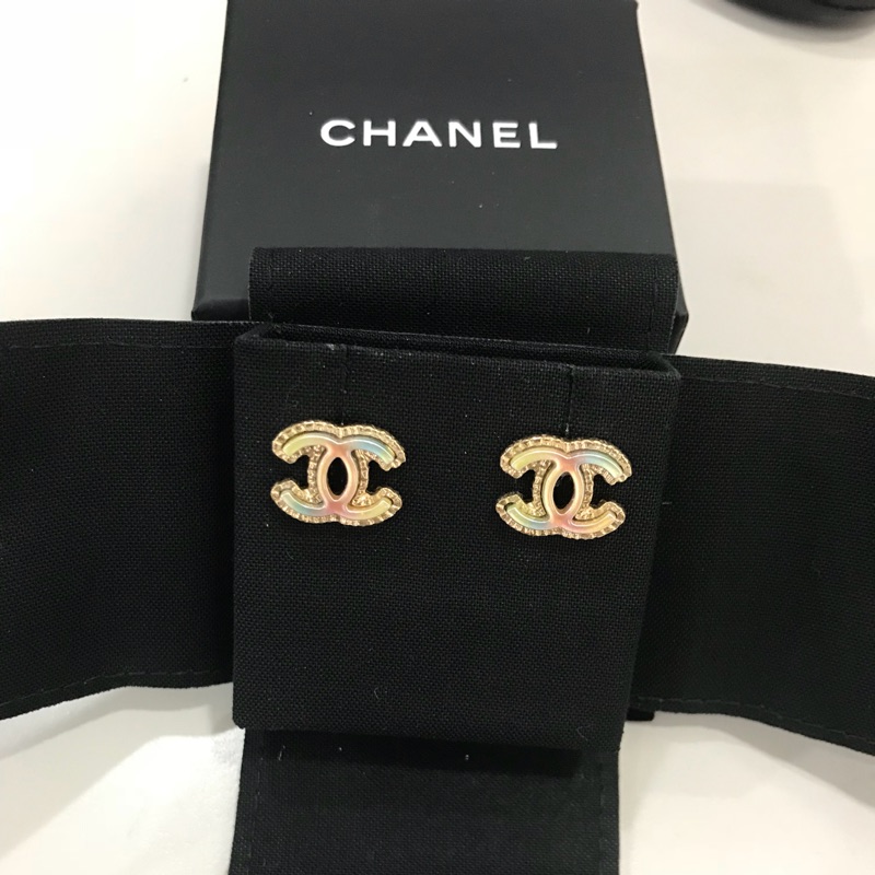小香 Chanel 彩虹🌈耳環。1.5公分 保證正品(無購證）