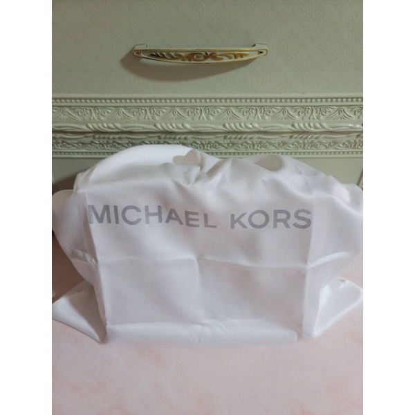 預購:michael kors 正品白色絲質透氣收納袋抽繩束口袋防塵袋