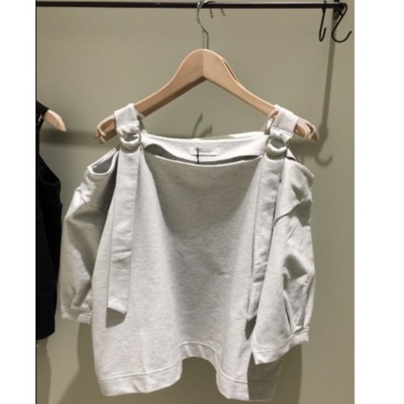 日本品牌jeanasis 黑色露肩微性感上衣