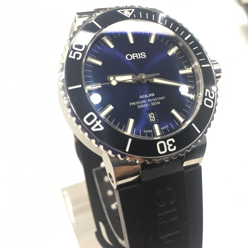 已交流 Oris Aquis 豪利時 時間之海 新款放射藍面 台灣公司貨 原廠盒單齊全 新錶定價51900元