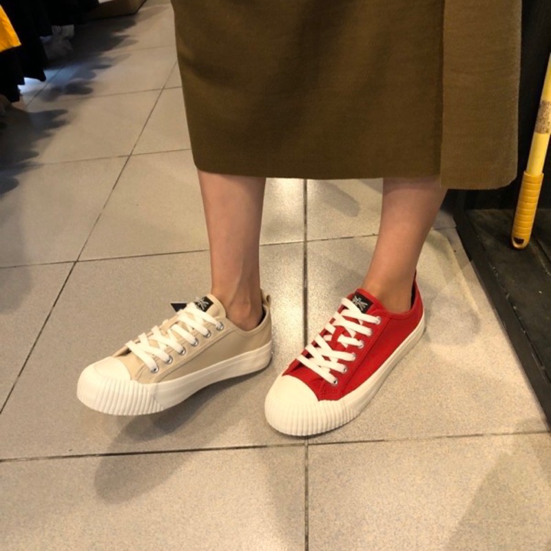 轉賣KANGOL 餅乾鞋 2019年王妃款帆布鞋（淺卡其）尺寸：24