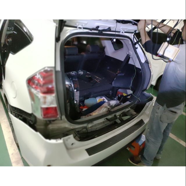 Toyota PRIUS ALPHA電動尾門預約安裝享優惠價