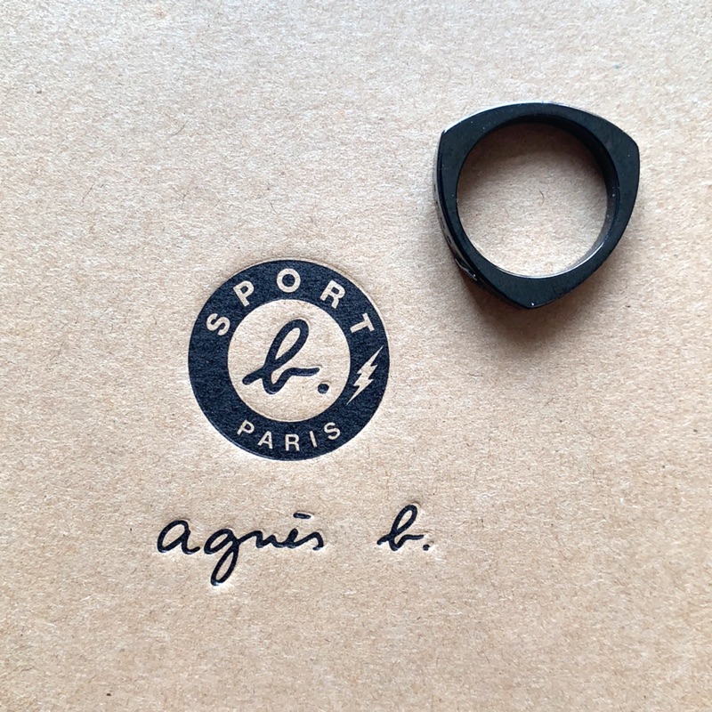 🇫🇷 法國【agnes b.】SPORT 版 不鏽鋼黑色三角造型戒指 特價599元