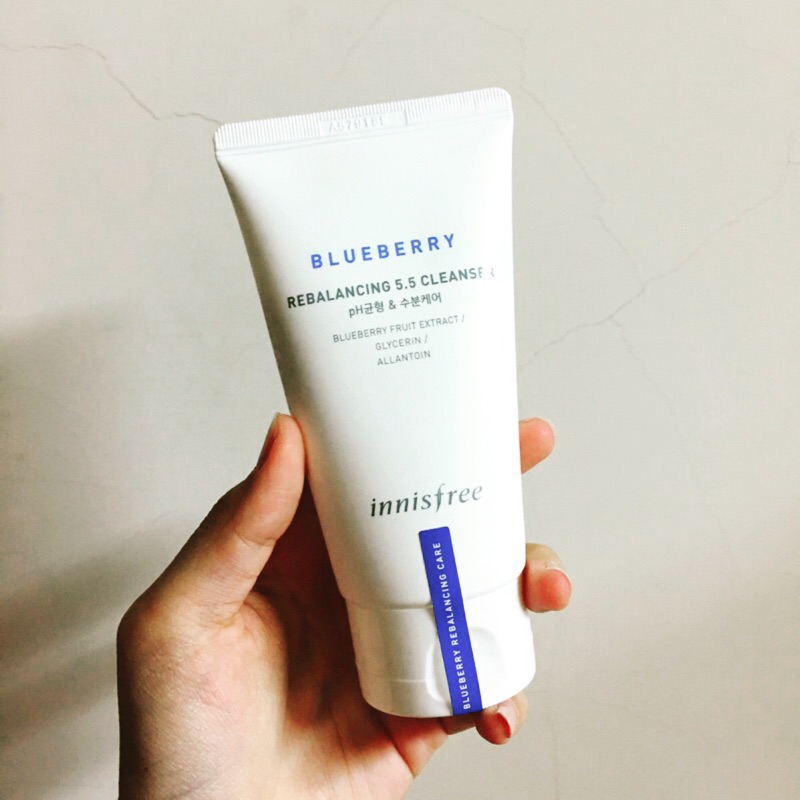 Innisfree blueberry rebalancing 5.5 cleanser 藍莓洗面乳