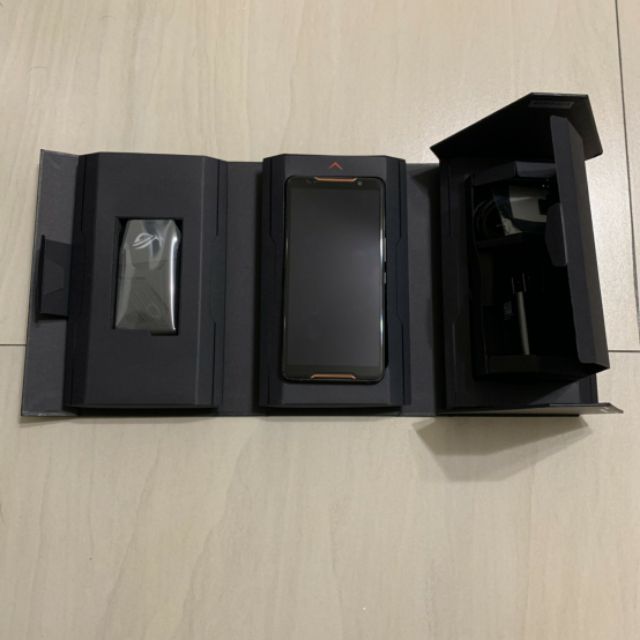 Asus華碩 ROG Phone ZS600KL 8g/128g 保固到2020/04 電競手機