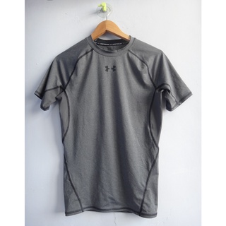 正品 Under Armour UA 灰色LOGO 運動T恤/上衣 size: L