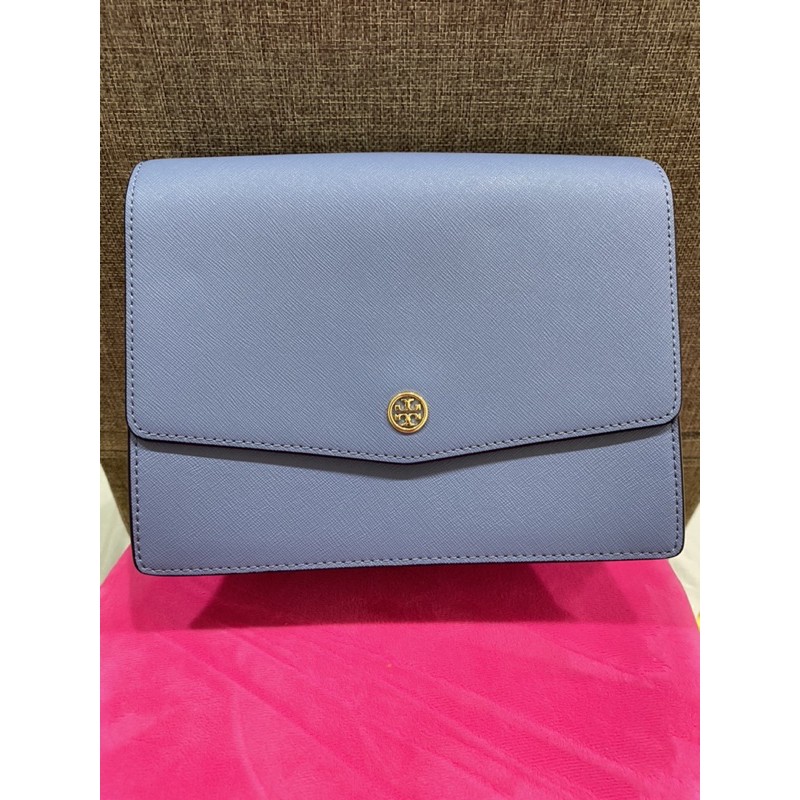 《新品上架》全新正品TB（TORY BURCH）EMERSON ENVELOPE /防刮皮革鍊帶風琴包/肩背包/斜背包。