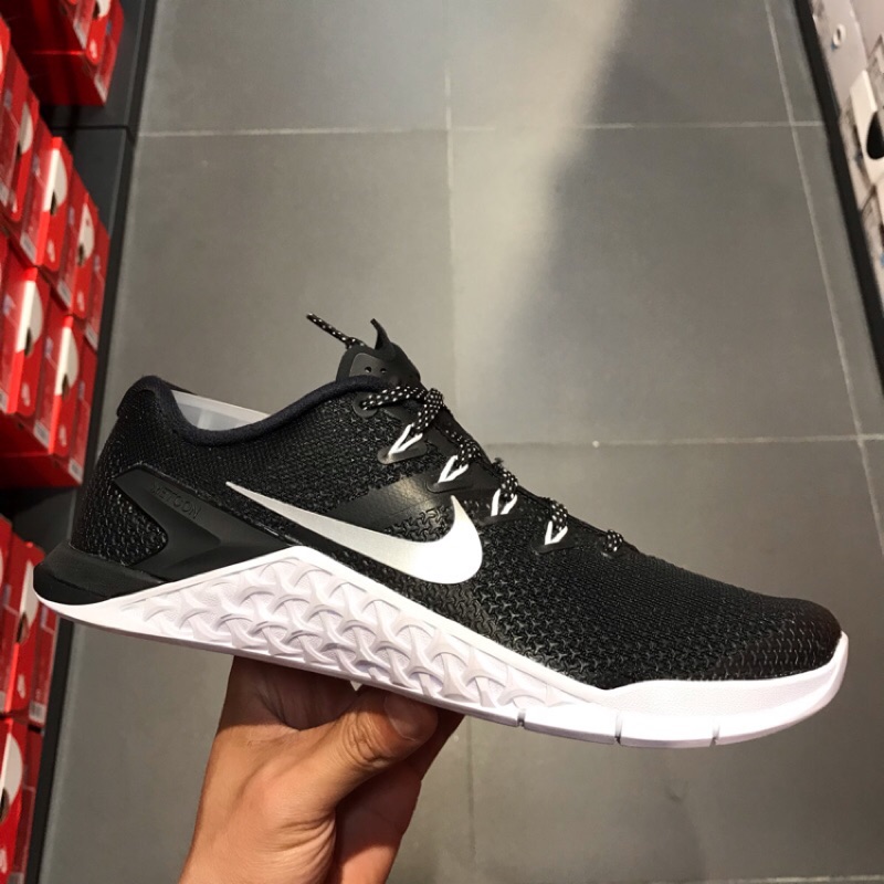 wmns nike metcon 4