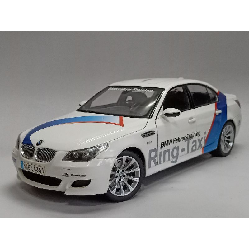 Kyosho 1:18(1/18) BMW E60 M5 賽道計程車版 京商寶馬 （M3 M4 參考）