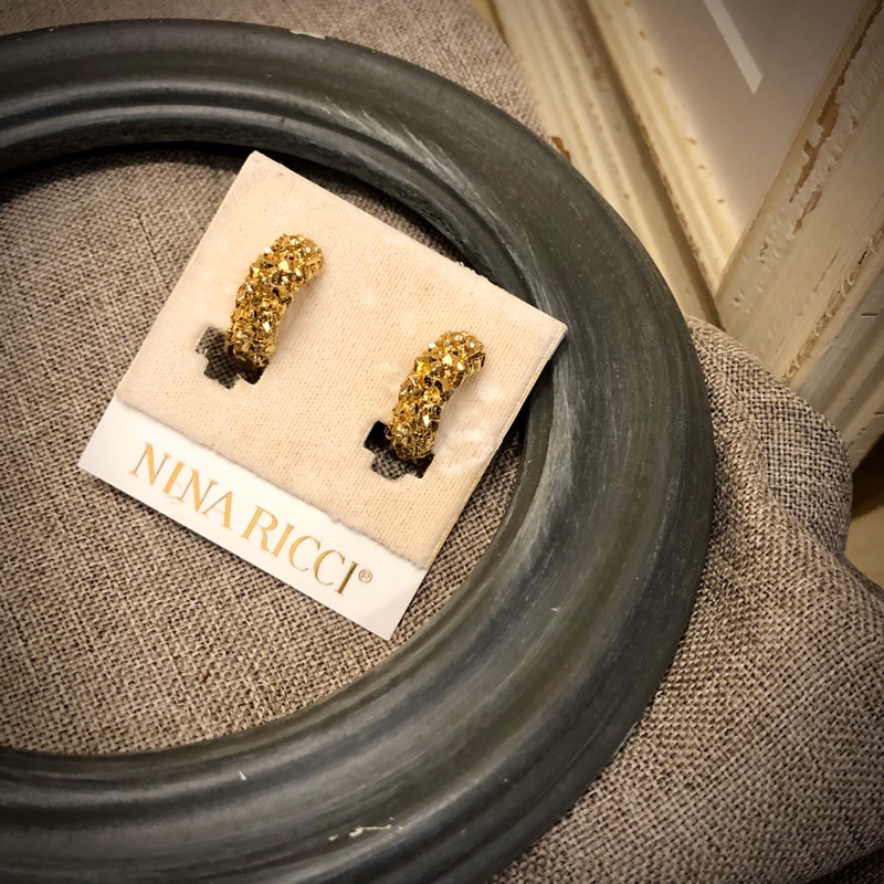 / 暫售保留中 /NINA RICCI · 近新美品 質感佳 碎金礦環耳夾 古董耳飾