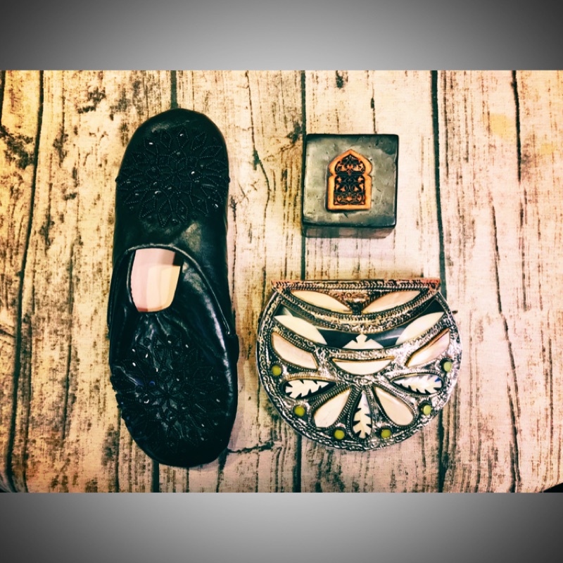摩洛哥駱駝骨金屬手拿包/黑色羊皮室內拖鞋
